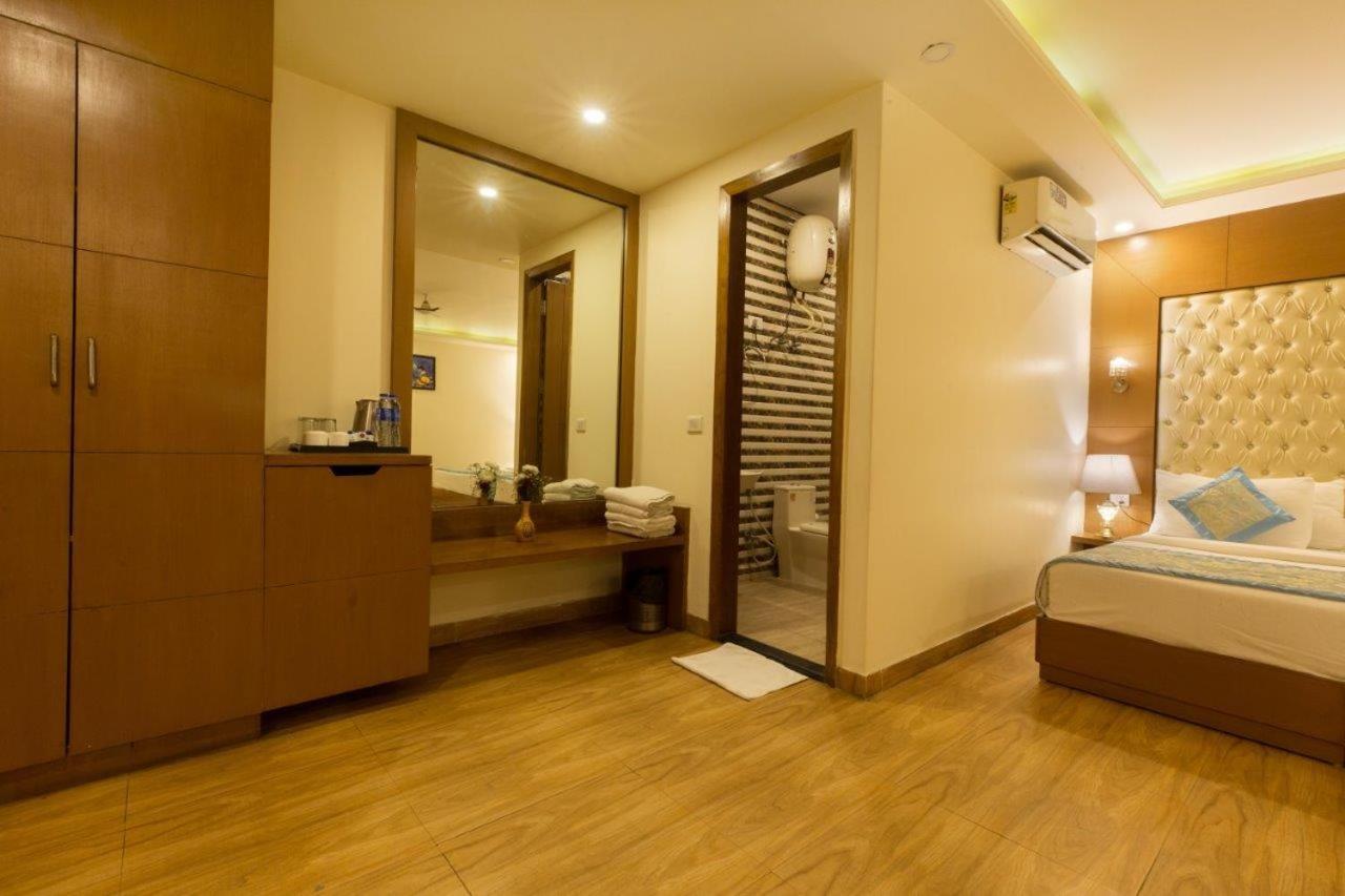 Hotel Viva Palace By Opo Νέο Δελχί Εξωτερικό φωτογραφία