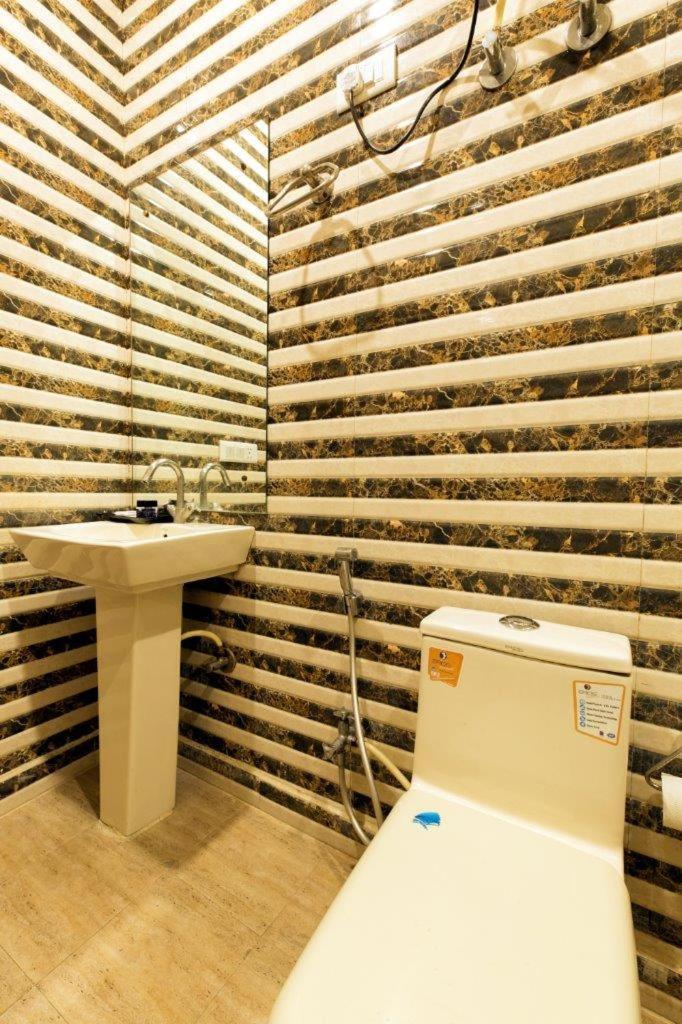 Hotel Viva Palace By Opo Νέο Δελχί Εξωτερικό φωτογραφία